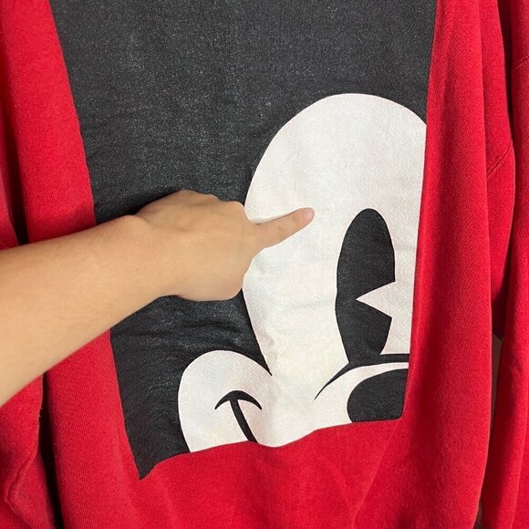 Vintage Disney Mickey Mouse red crewneck sweatshirt - Picture 2 of 4